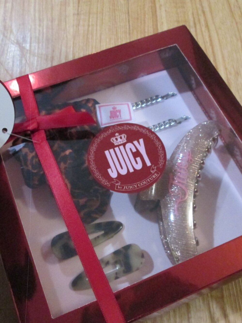 Juicy Couture 6 piece hair accessories gift set Flirty,fun&practical NIB